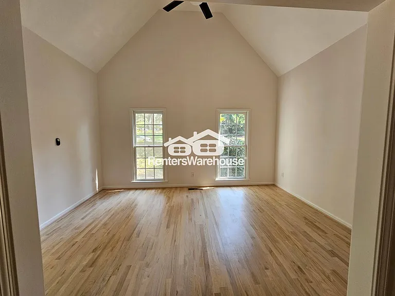 2530 Wellsley Ln — Photo 19