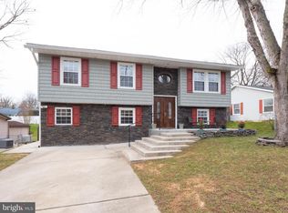 1041 Christmas Ln, Gambrills, MD 21054