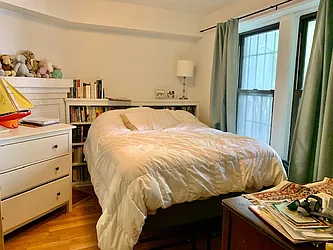 Rented by R New York