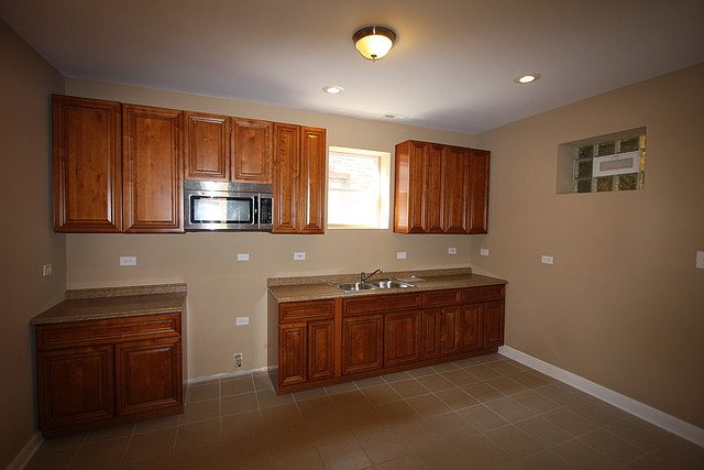 2nd image of 5704 S May St