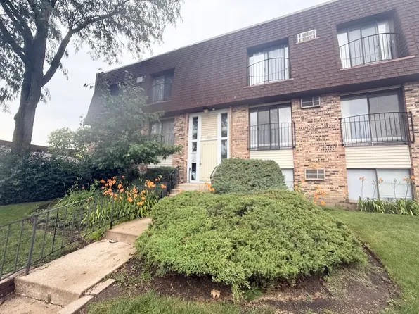 200 S Waters Edge Dr APT 202, Glendale Heights, IL 60139