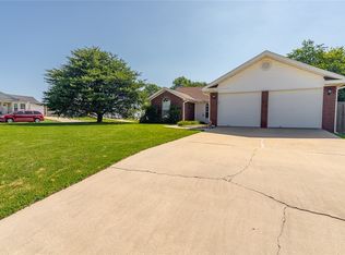 2523 Meadow Lake St, Springdale, AR 72764