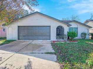 4909 Meadow Place Dr, La Porte, TX 77571