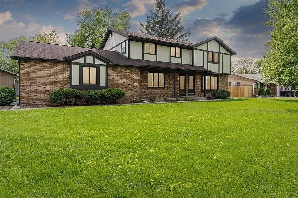 1st image of 875 Sussex Dr
