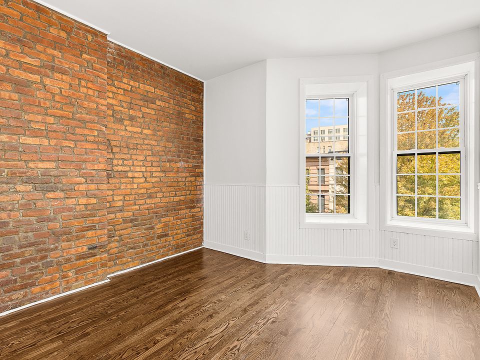 2nd image of 615 Lincoln Pl APT 2A
