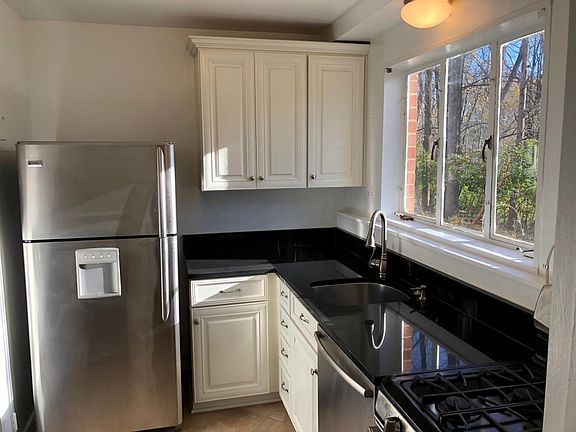 2nd image of 10307 Montrose Ave #M-102