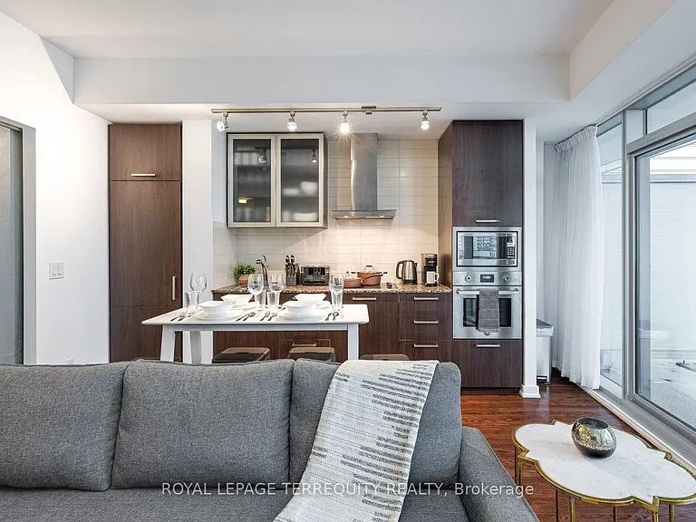 14 York St #1101 — Photo 4