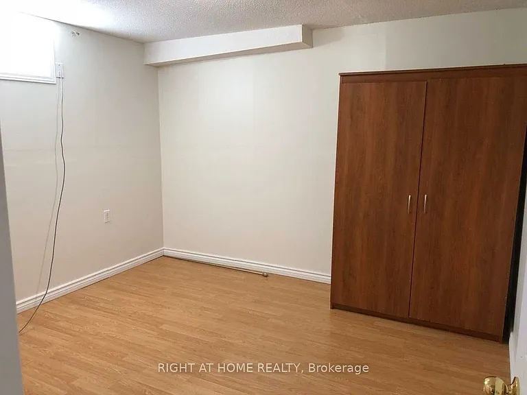 858 Sisler Ave #BASEMENT — Photo 8