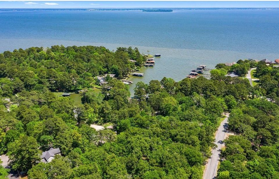 1st image of 151 Walnut Point Dr