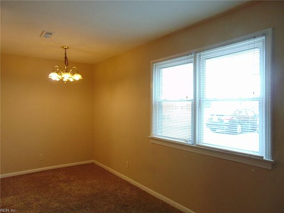 4th image of 508 Ashlawn Dr APT 5