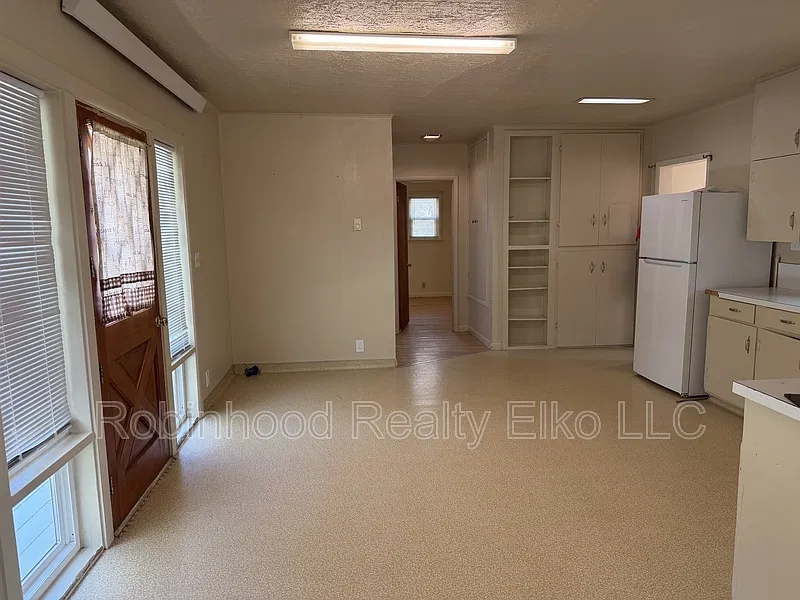 1 bed, 1.0 bath, 1622 sqft, $1,100 — Photo 3