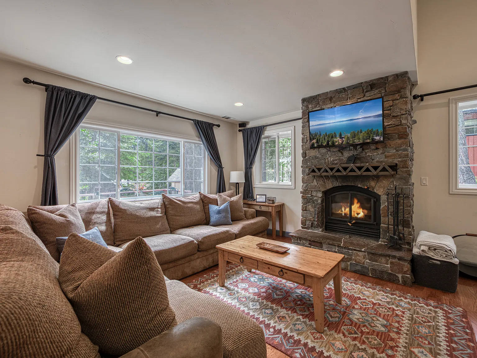 3 bed, 1260 sqft, $5,200 — Photo 3