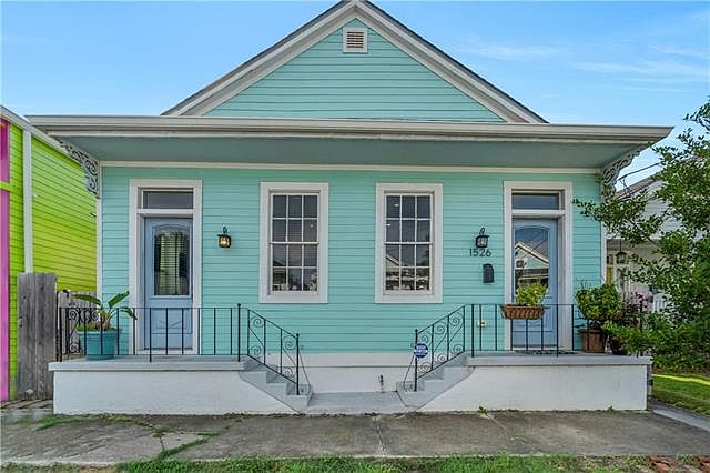 1st image of 1526 Music St