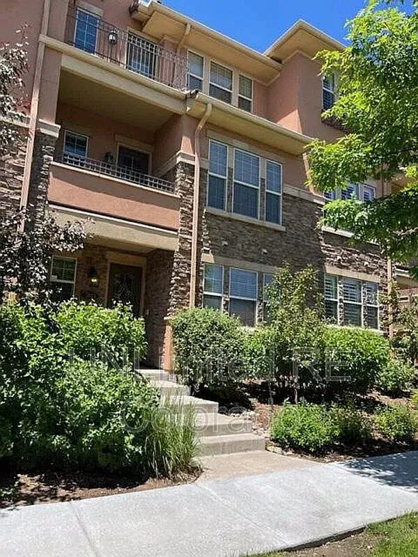 3 bed, 2131 sqft, $3,650 — Photo 1