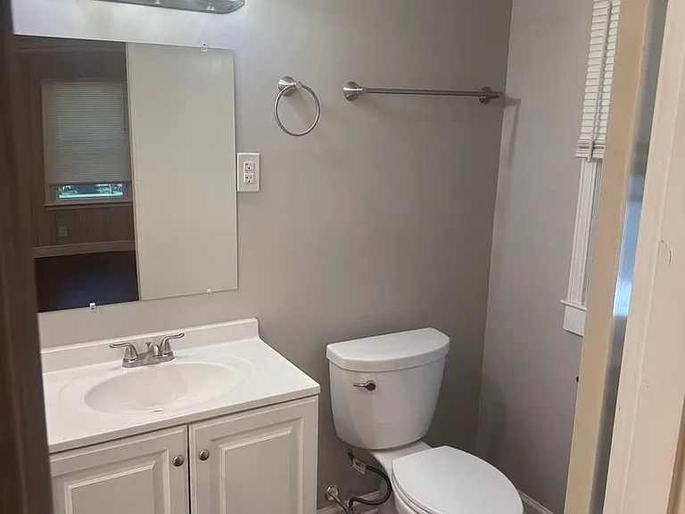 1265 S Highland St — Photo 2