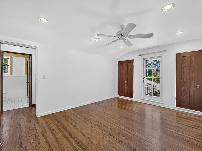 550 Old Mill Rd — Photo 41