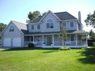 5097 Ossad Dr, Norton Shores, MI