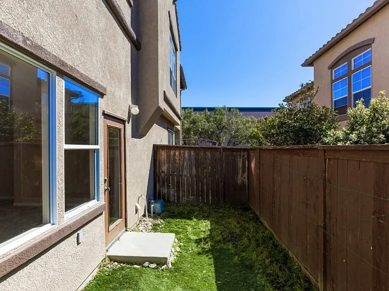 650 Sumner Way #4 — Photo 23