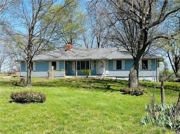 33401 E State Route T, Archie, MO 64725