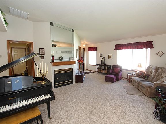 4th image of 23003 E Remington Ln