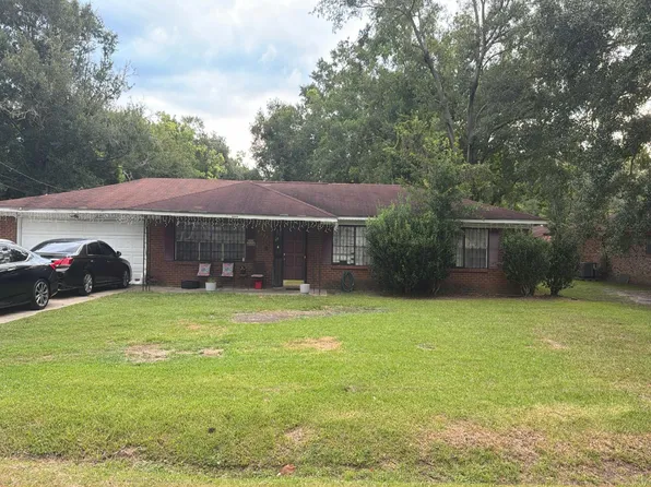 6625 Clark Ave, Moss Point, MS 39563