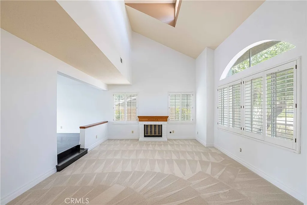 5 bed, 3090 sqft, $5,500 — Photo 4