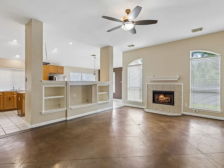7206 W Magic Mountain Ln — Photo 8