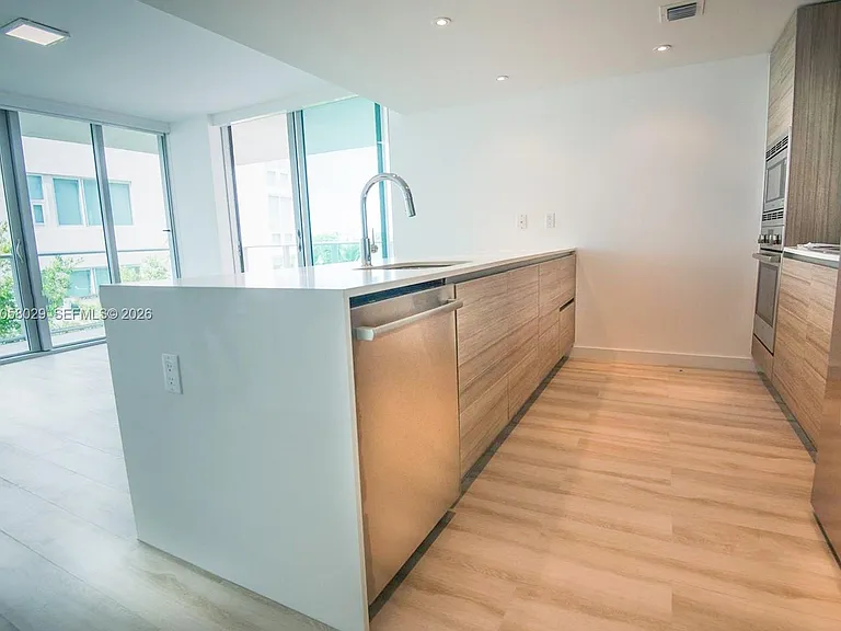 6620 Indian Creek Dr #301 — Photo 7
