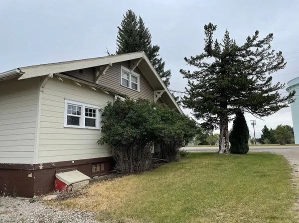 304 Entrance Ave, Lewistown, MT 59457