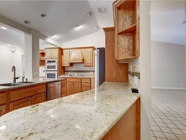 10890 SW 83rd Ave — Photo 2