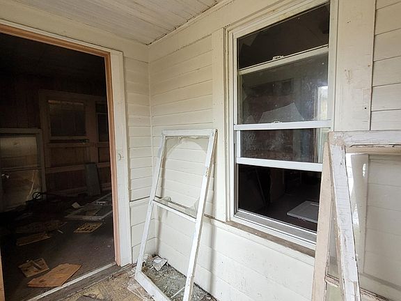 3rd image of 4388 Pennsylvania St