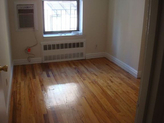 2nd image of 1621 Lexington Ave APT 6