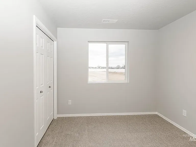 785 SW Alpha St — Photo 13