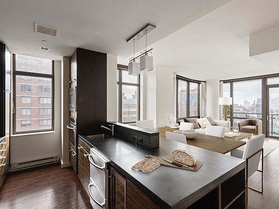 4th image of 101 W 24th St APT 25D