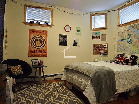 2nd image of 69 Babcock St #U2u