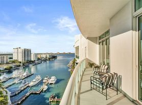 7910 Harbor Island Dr