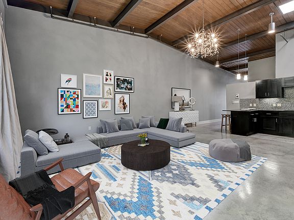 4th image of 2205 N Lamar Blvd Unit 323