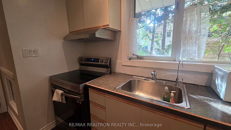 Toronto House for rent - 3 Bedrooms — photo 9