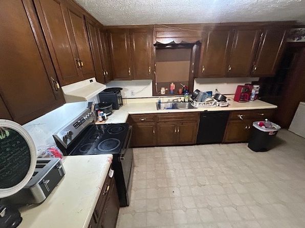 1082 Doc Darbyshire Rd, Moultrie, GA 31788