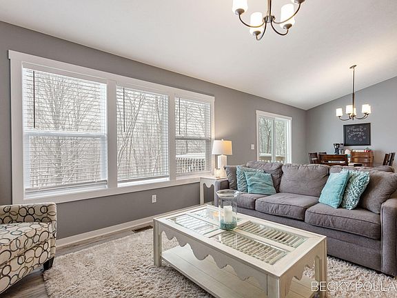 4th image of 5900 Longmoor Ct