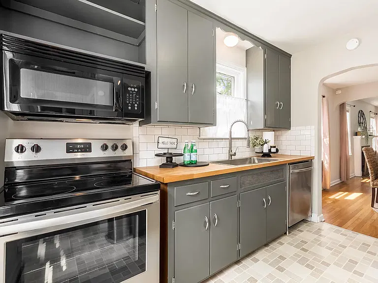 53 E Jeffrey Pl — Photo 5