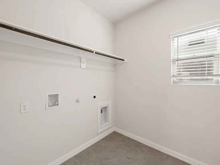 148 Lisa Ln — Photo 27
