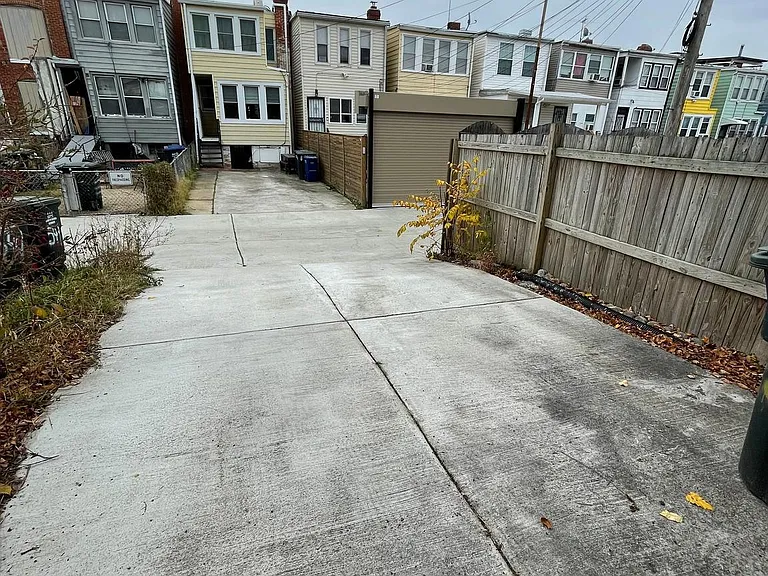 539 24th St NE — Photo 36