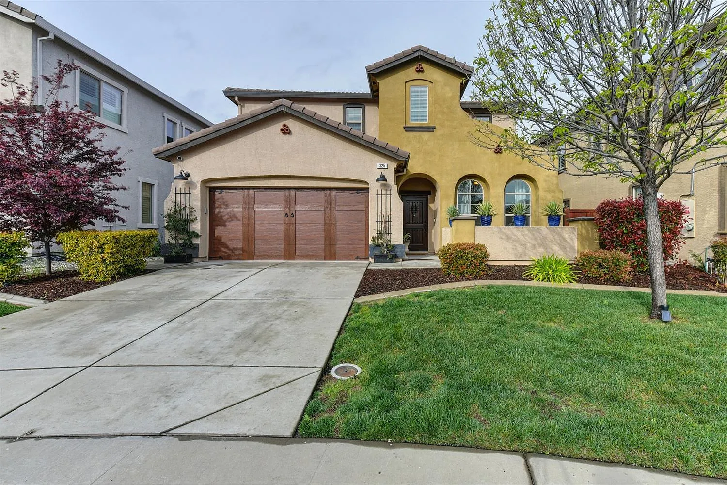 325 Alsace Ct photo 1