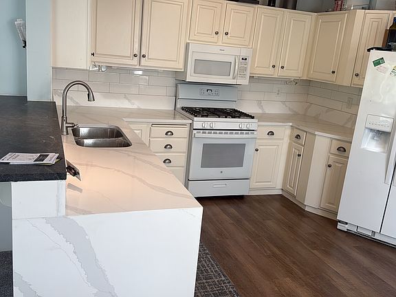 4th image of 17770 Jasper Ct