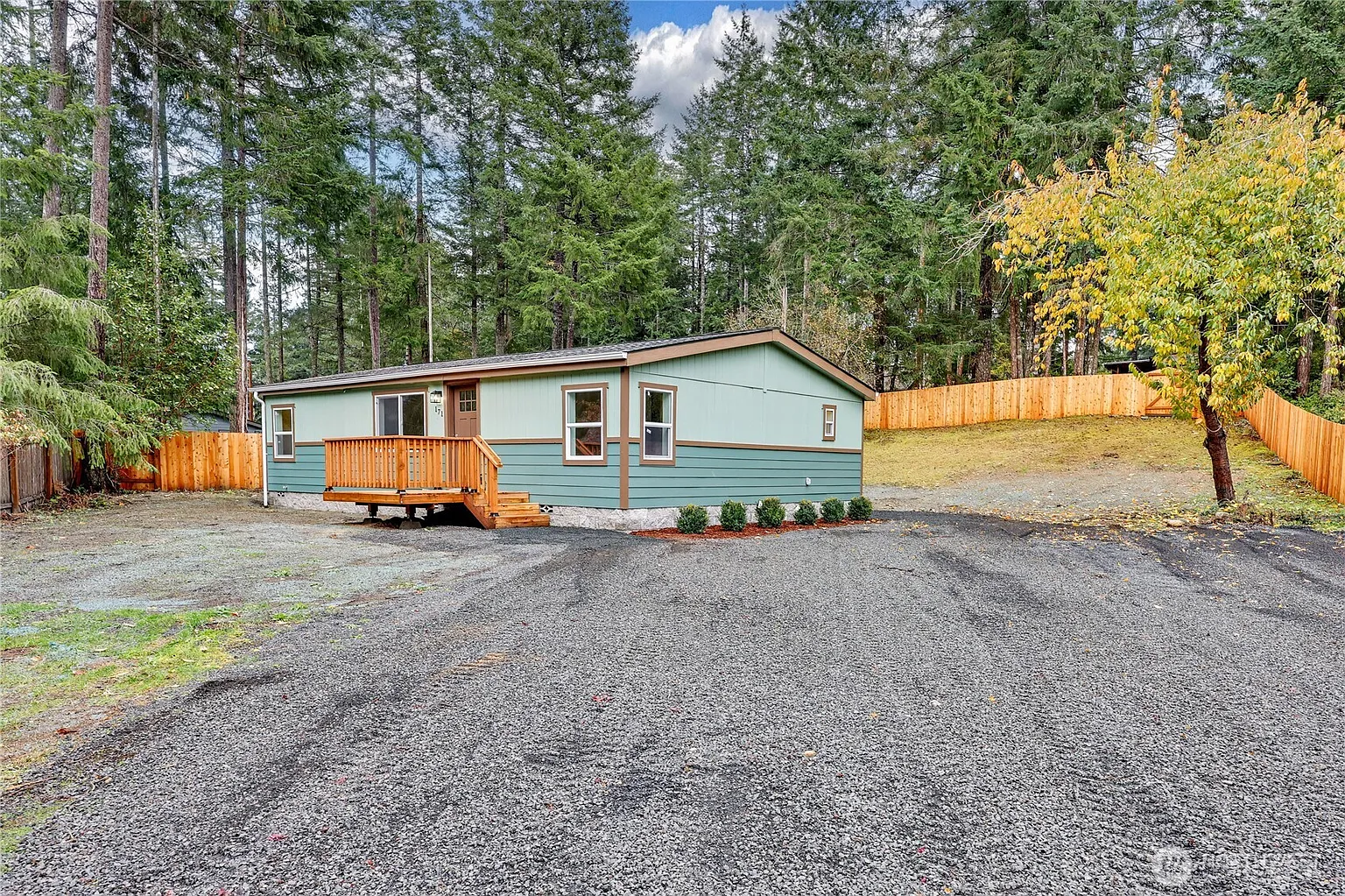 171 E Barnsby Place photo 1