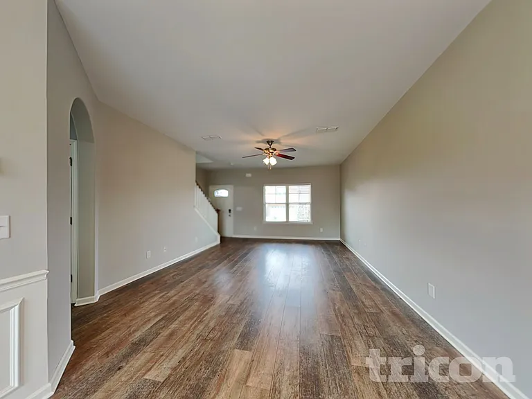 1031 Solomon Ln — Photo 2