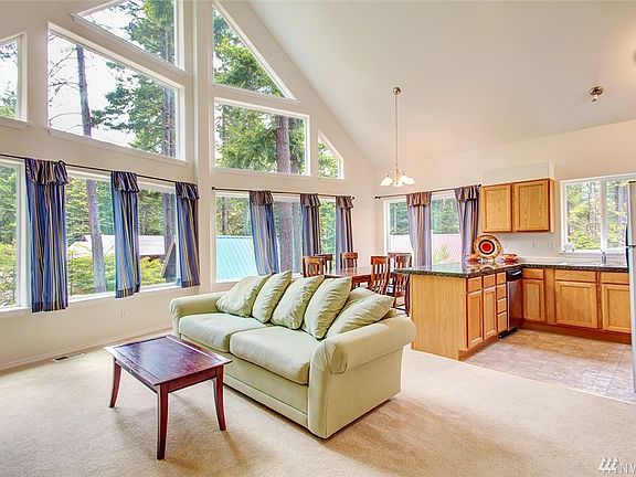 2nd image of 1320 Oakmont Dr