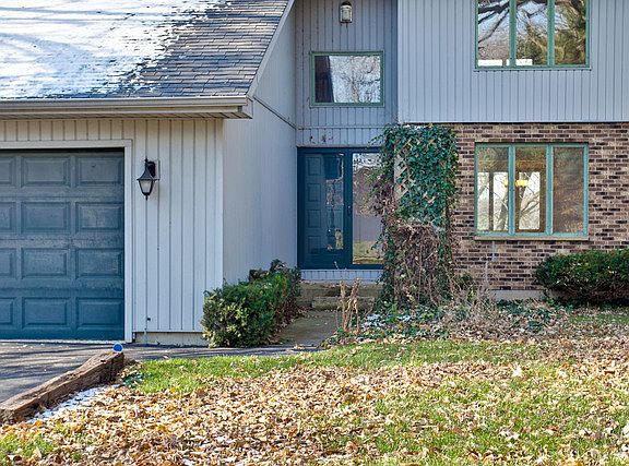 4th image of 40694 N Lake Bluff Dr