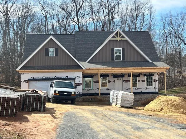 6417 Calvary Way, Thomasville, NC 27360